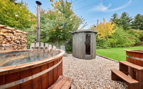 Pod Liščím Kopcem 2+2: Madera, Jardín, Manchas De Madera, Madera Dura, Paisajismo, Diseño, Yarda, Patio Interior, Estructura Al Aire Libre