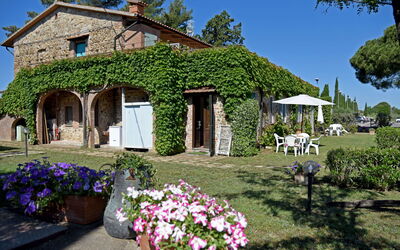 Alojamiento:&nbsp;Borgo Valmarina 100.3