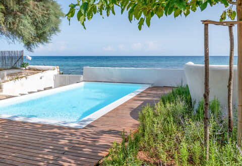 Villa Clementina: Agua, Planta, Cielo, Los Recursos Hídricos, Propiedad, Piscina, Azur, Rectángulo, Árbol, Sombra