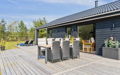 Skakke - 900M from the Sea