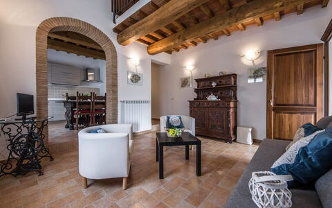 Villa Le Ripe Apartments - Gambassi Terme, Toscana: Mueble, Propiedad, Mesa, Sofá, Edificio, Comodidad, Marco, Planta De Casa, Diseño De Interiores, Arquitectura