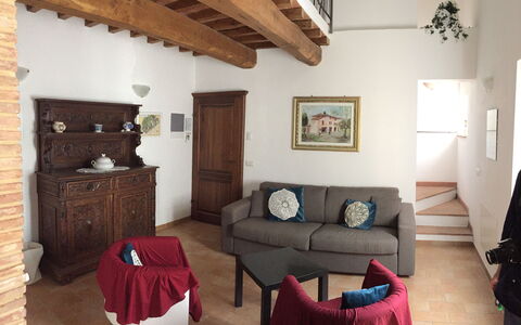 Villa Le Ripe Apartments - Gambassi Terme, Toscana: Propiedad, Mueble, Marco, Comodidad, Edificio, Diseño De Interiores, Sofá, Madera, Sala, Encendiendo