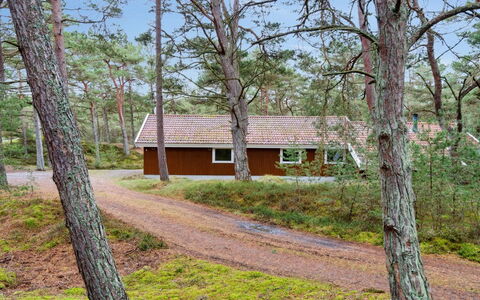 Micaela - 450M from the Sea: Madera, Techo, Arquitectura, Casa, Casa, Cabaña, Vía Muerta, Madera Dura, Pendiente, Inmuebles