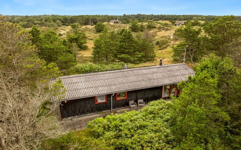 Vemund - 300M from the Sea: Hierba, Pradera, El Terreno Del Lote, Cabaña, Área Rural, Prado, Edificios Del Jardín, Jardín, Cobertizo