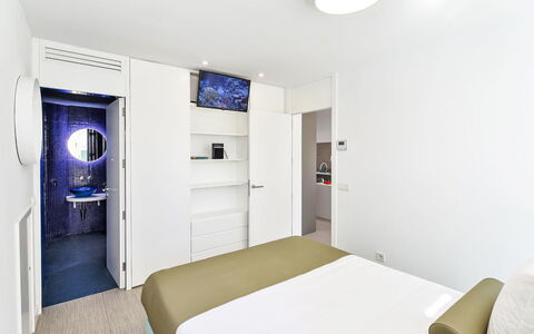 Velsuites 1: Diseño De Interiores, Piso, Suelo, Habitación, Cama, Mueble, Habitación, Techo, Sábana, Lecho