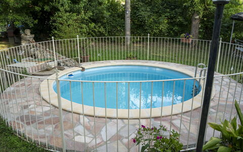 Podere Vallino: Agua, Planta, Propiedad, Piscina, Cerca, Edificio, Árbol, Ocio, Hierba, Material Compuesto