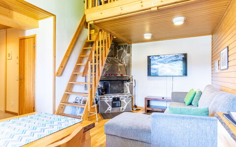 Soidinaukia a 3: Piso, Madera, Diseño De Interiores, Suelo, Mueble, Techo, Habitación, Suelos De Madera, Madera Dura, Manchas De Madera