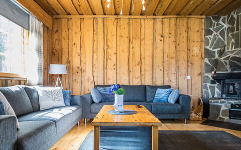 Soidinaukia a 11: Mueble, Piso, Madera, Diseño De Interiores, Suelo, Techo, Suelos De Madera, Casa, Sala, Encendiendo