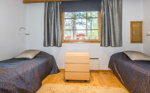 Soidinaukia a 11: Madera, Piso, Suelo, Diseño De Interiores, Techo, Habitación, Habitación, Departamento, Cama, Manchas De Madera