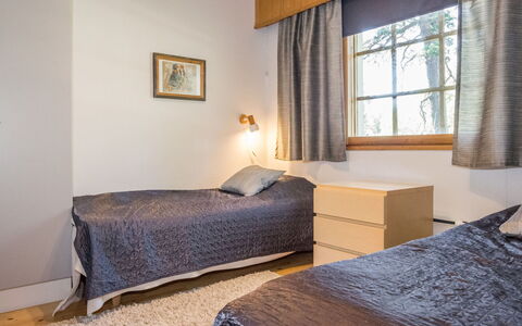 Soidinaukia a 11: Madera, Mueble, Diseño De Interiores, Suelo, Piso, Cama, Techo, Habitación, Habitación, Departamento
