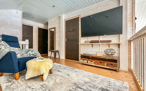 Kontiokota: Piso, Mueble, Diseño De Interiores, Suelo, Suelos De Madera, Madera, Techo, Sala, Habitación, Encendiendo
