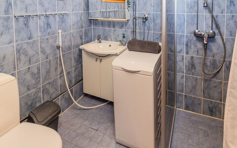 Ukko 14: Arreglo De Tubería, Piso, Lavabo, Suelo, Lavabo Del Baño, Baño, Grifo, Plomería, Baño, Diseño De Interiores