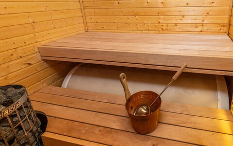 Ukko 14: Sauna, Piso, Madera, Suelo, Manchas De Madera, Madera Dura, Suelos De Madera, Tablón, Barniz, Loseta