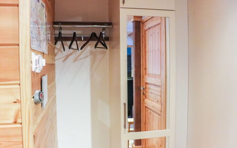 Lampitaival 6B: Mueble, Diseño De Interiores, Piso, Suelo, Mesa, Techo, Cocina Y Comedor Mesa, Encendiendo, Silla, Casa