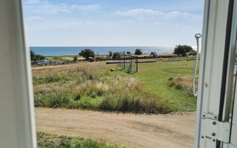 Elvira - 300M from the Sea: Madera, Techo, Arquitectura, Casa, Casa, Cabaña, Vía Muerta, Madera Dura, Pendiente, Inmuebles