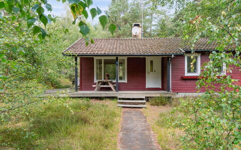 Vasil - 1.2Km from the Sea: Madera, Techo, Arquitectura, Casa, Casa, Cabaña, Vía Muerta, Madera Dura, Pendiente, Inmuebles