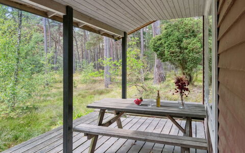 Vasil - 1.2Km from the Sea: Madera, Techo, Arquitectura, Casa, Casa, Cabaña, Vía Muerta, Madera Dura, Pendiente, Inmuebles