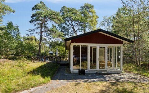 Fredsine - 1.2Km from the Sea: Madera, Techo, Arquitectura, Casa, Casa, Cabaña, Vía Muerta, Madera Dura, Pendiente, Inmuebles