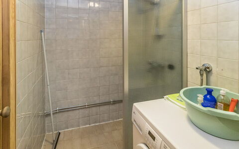 Talles: Piso, Suelo, Lavadora, Arreglo De Tubería, Diseño De Interiores, Baño, Plomería, Habitación, Loseta, Secadora De Ropa