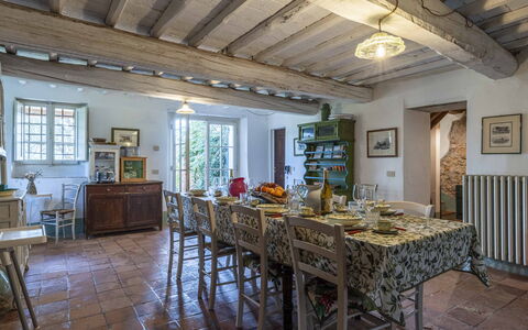 La Casa Dei Limoni, Camaiore, Pet Friendly, Wifi: Mesa, Mueble, Ventana, Madera, Edificio, Marco, Diseño De Interiores, Suelo, Silla, Bienes Raíces
