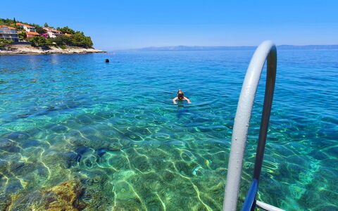 Nada: Edificio, Cielo, Nube, Tiempo De Día, Propiedad, Ventana, Diseño Urbano, Barrio, Barrio Residencial, Ciudad