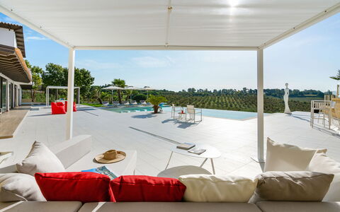 Villa Agrigenta - Ribera, Sicilia: Cielo, Propiedad, Sombra, Mueble Para Exteriores, Edificio, Sunlounger, Barrio Residencial, Sala, Comodidad, Piscina