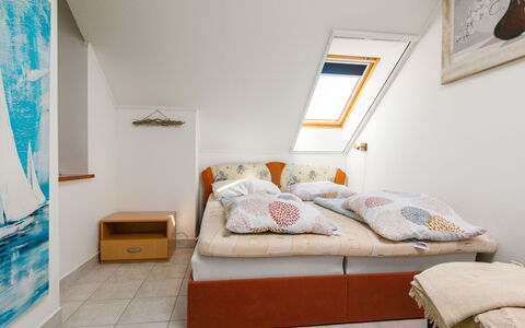 Sandra: Mueble, Propiedad, Azul, Comodidad, Marco, Madera, Textil, Edificio, Diseño De Interiores, Piso