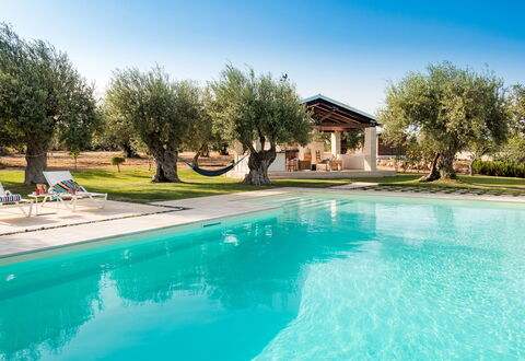 Corte Carrubo - Rosolini, Sicilia: Agua, Cielo, Planta, Los Recursos Hídricos, Azur, Piscina, Árbol, Paisaje Natural, Sombra, Hierba