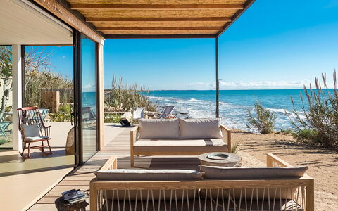Casa Ninfa - Ispica, Sicilia: Agua, Cielo, Propiedad, Planta, Edificio, Azur, Sombra, Mueble Para Exteriores, Madera, Diseño De Interiores