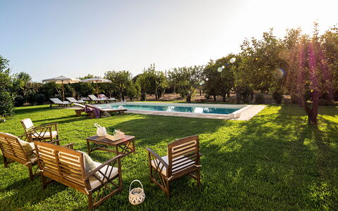 Casa Colore - Siracusa, Sicilia: Cielo, Planta, Agua, Banco Al Aire Libre, Árbol, Piscina, Mueble Para Exteriores, Paisaje Natural, Sombra, Ocio
