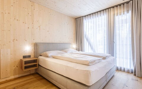 Turracher Höhe 160: Techo, Habitación, Madera Dura, Habitación, Manchas De Madera, Suelos De Madera, Tablón, Hotel