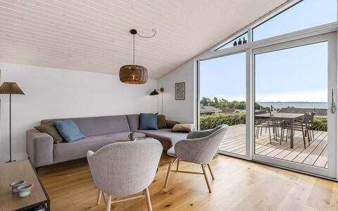 Majken - 225M from the Sea: Madera, Piso, Mueble, Diseño De Interiores, Suelo, Suelos De Madera, Techo, Casa, Sofá, Sala