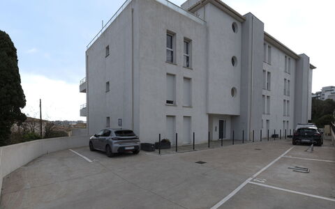 La Boétie A04: Cielo, Planta, Edificio, Ventana, Árbol, Piscina, Casa, Barrio Residencial, Ocio, Diseño Urbano