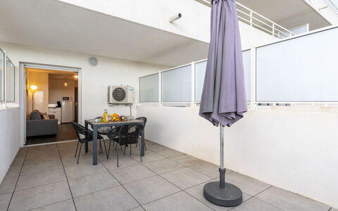 La Boétie A04: Cielo, Planta, Edificio, Ventana, Árbol, Piscina, Casa, Barrio Residencial, Ocio, Diseño Urbano