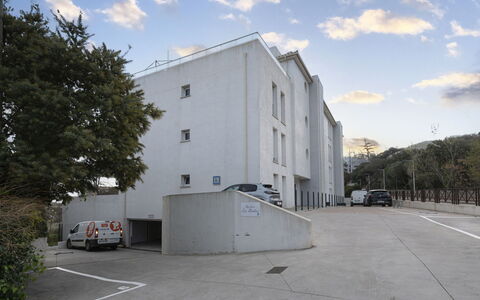La Boétie A04: Cielo, Planta, Edificio, Ventana, Árbol, Piscina, Casa, Barrio Residencial, Ocio, Diseño Urbano