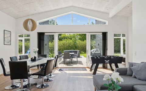 Nissine - 300M from the Sea
