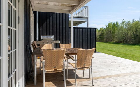 Tian: Madera, Mueble Para Exteriores, Mueble, Porche, Silla, Material Compuesto, Cubierta, Mesa Al Aire Libre, Sombra, Madera Dura