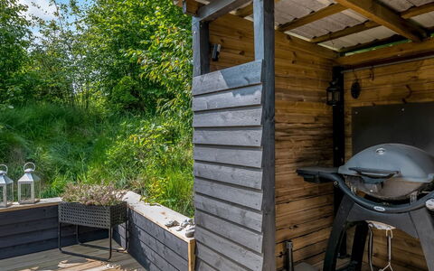 Ufej - 2.5Km from the Sea: Hierba, Verde, Casa, Cabaña, Pradera, Área Rural, Ecorregión, Paisaje, El Terreno Del Lote, Arbusto