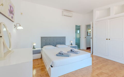Libertos V4 - Vip Properties: Diseño De Interiores, Piso, Suelo, Mueble, Techo, Habitación, Habitación, Departamento, Cama, Lecho