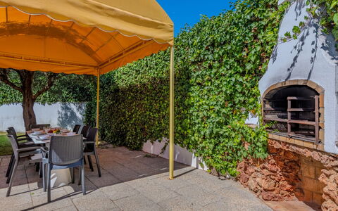 Libertos V4 - Vip Properties: Jardín, Sombra, Patio Interior, Paisajismo, Mueble Para Exteriores, Yarda, Eco Hotel, Piscina, Manchas De Madera, Estructura Al Aire Libre