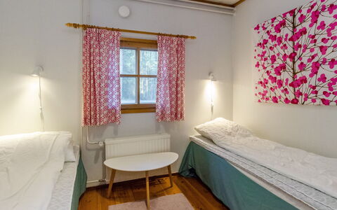 Kulta-Käkönen 17 by Bomba: Cama, Mueble, Habitación, Diseño De Interiores, Lecho, Sábana, Piso, Madera, Suelo, Habitación