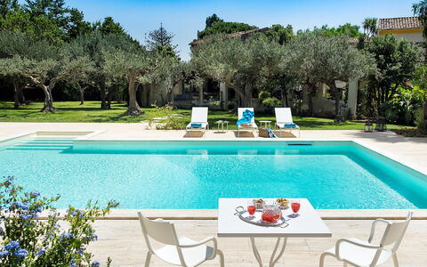 Casa Fiore - Salemi, Sicilia: Agua, Planta, Mueble, Propiedad, Piscina, Cielo, Verde, Azur, Rectángulo, Árbol