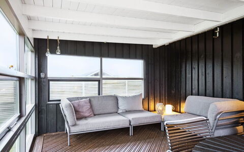 Svante - 600M from the Sea: Techo, Piso, Diseño De Interiores, Suelo, Material Compuesto, Mueble, Recurso, Hotel, Diseño, La Luz Del Día