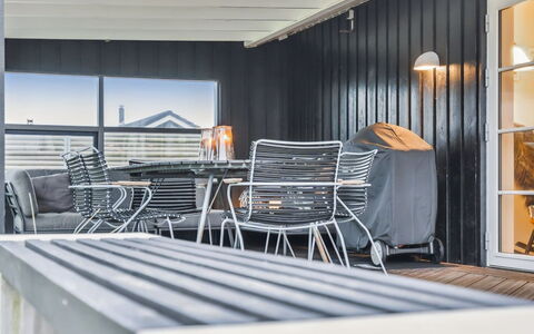 Svante - 600M from the Sea: Techo, Piso, Diseño De Interiores, Suelo, Material Compuesto, Mueble, Recurso, Hotel, Diseño, La Luz Del Día