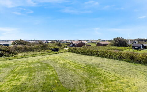Arild - 300M from the Sea: Hierba, Pradera, El Terreno Del Lote, Cabaña, Área Rural, Prado, Edificios Del Jardín, Jardín, Cobertizo
