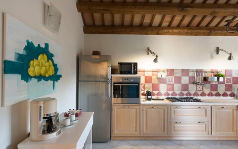 Mirabilia - Tangi, Sicilia: Gabinetes, Propiedad, Mostrador, Lavabo, Electrodoméstico, Aparato De Cocina, Diseño De Interiores, Cocina, Madera, Fregadero