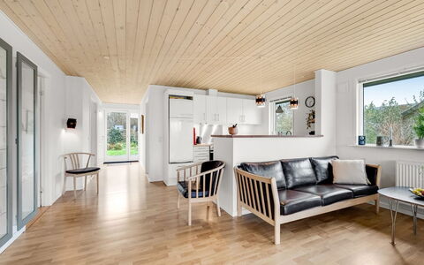 Ensio - 300M to the Fjord: Diseño De Interiores, Piso, Pared, Suelo, Madera, Techo, Mueble, Suelos De Madera, Sala, Casa