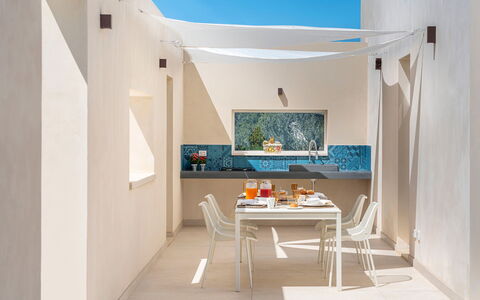 Villa Argento - Rosolini, Sicilia: Mueble, Edificio, Mesa, Silla, Diseño De Interiores, Planta De Casa, Casa, Madera, Piso, Sala