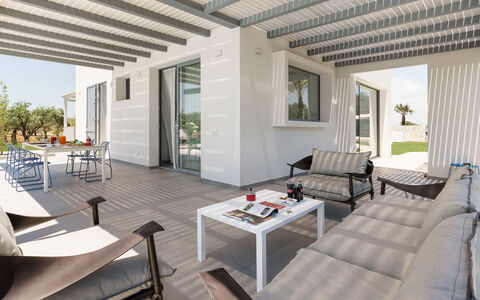 Casa Colori - Noto, Sicilia: Mesa, Mueble, Propiedad, Sofá, Sombra, Madera, Diseño De Interiores, Sofá Cama, Arquitectura, Sala