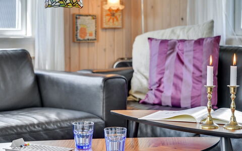 Heilo - from the Sea: Mueble, Diseño De Interiores, Sofá, Piso, Sala, Mesa, Encendiendo, Casa, Suelo, Habitación